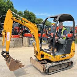 JCB 8016