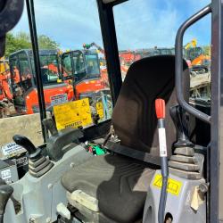 Kubota U27-4