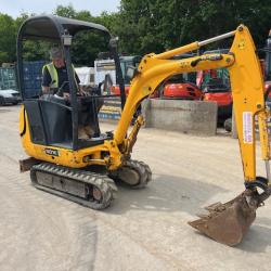 JCB 8016